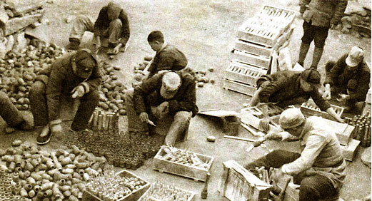 1943年，徐工集团的前身华兴铁工厂诞生